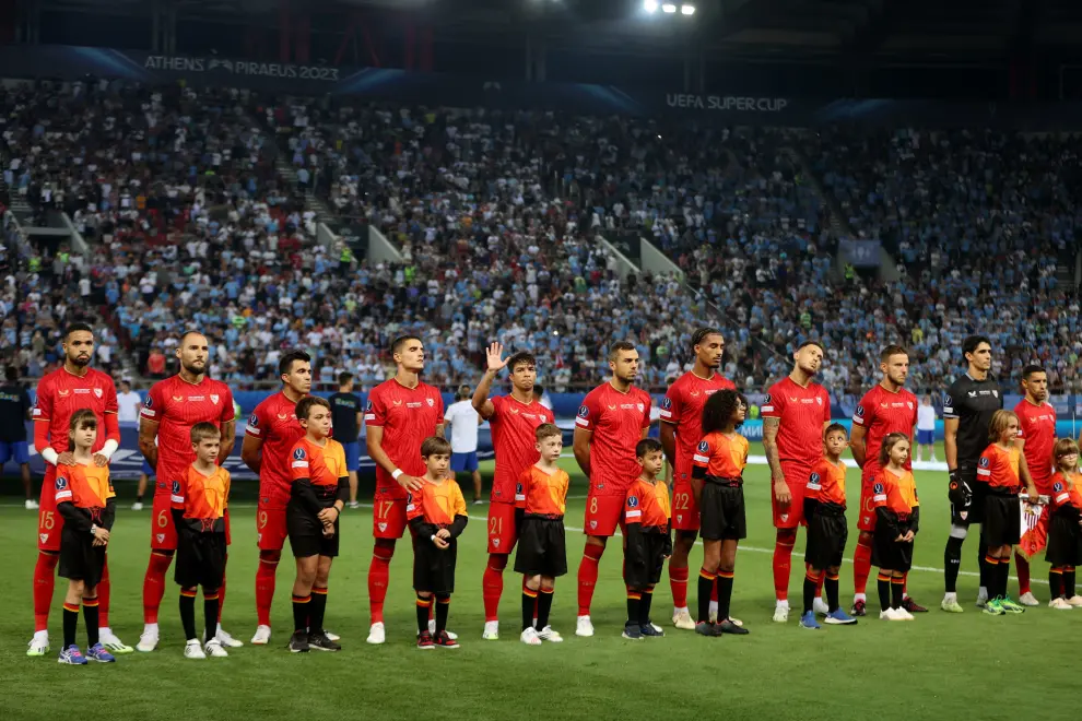 Imágenes de la final de la Supercopa de Europa disputada en Atenas.