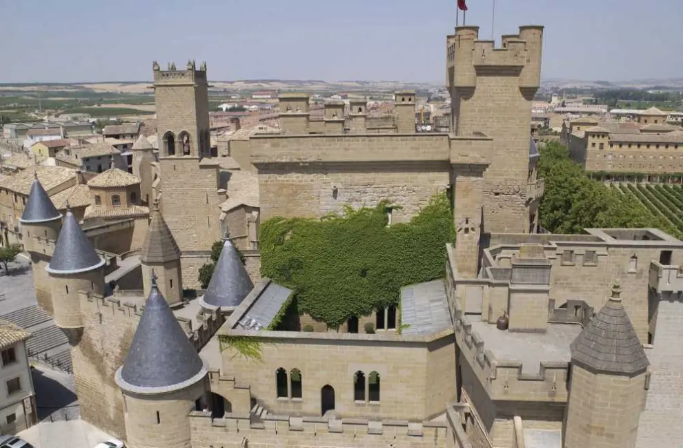 Vista general de la fachada del Castillo Palacio Real de Olite