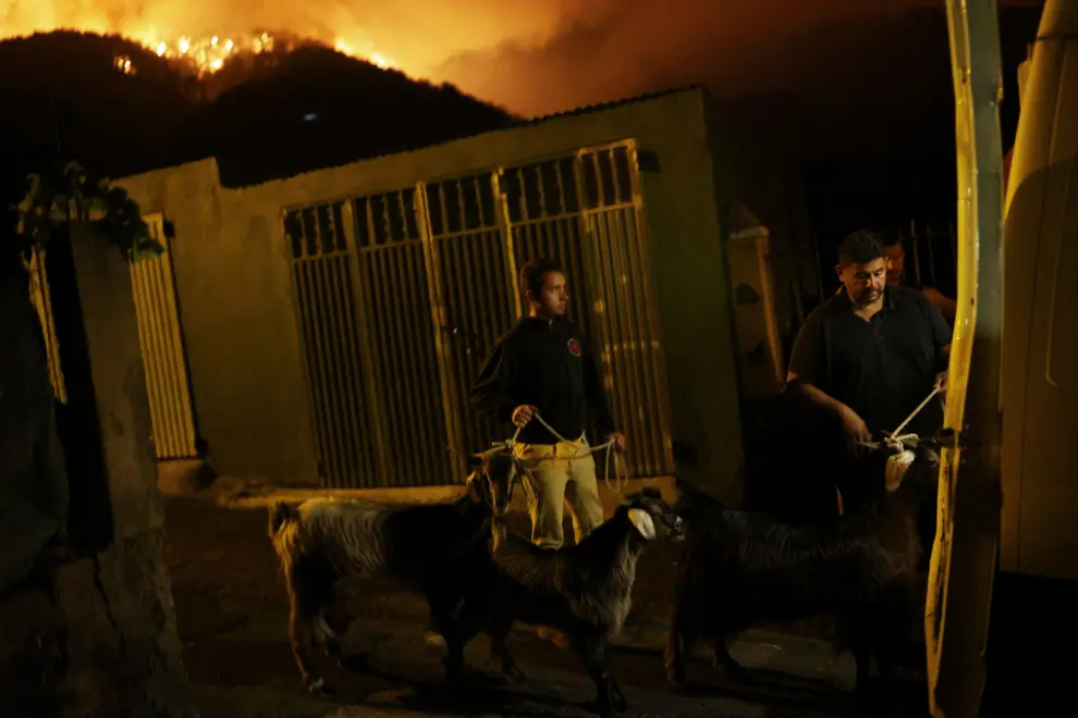 El incendio de Tenerife se complica.