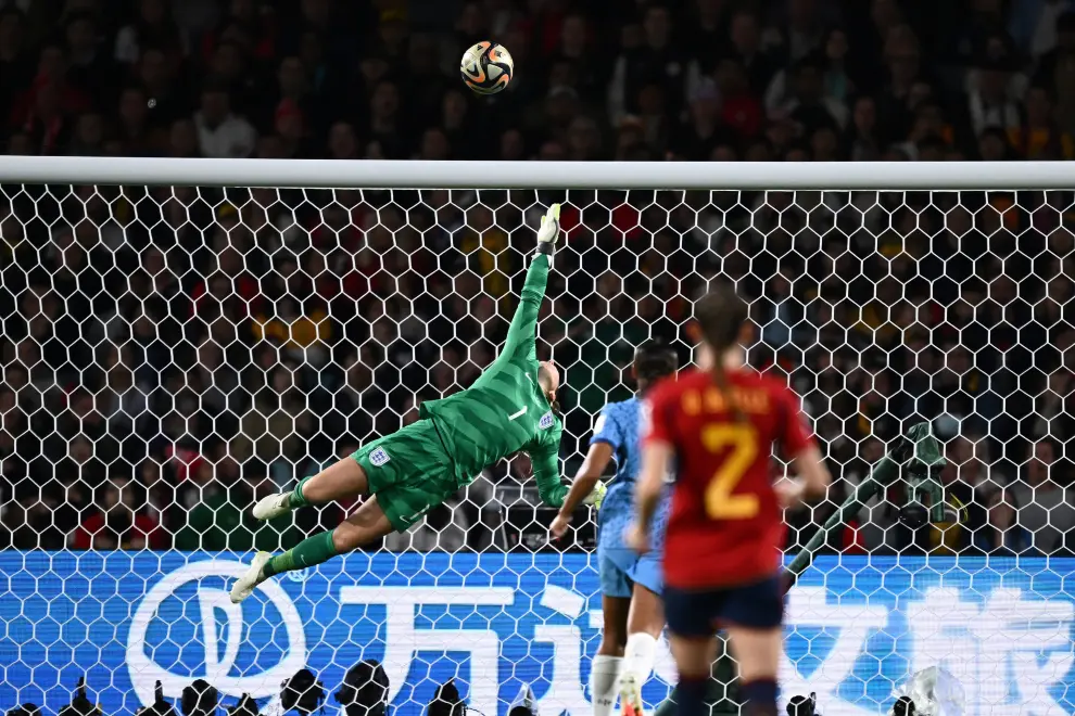 Penalti en la segunda parte de la final del Mundial de Fútbol: España-Inglaterra.