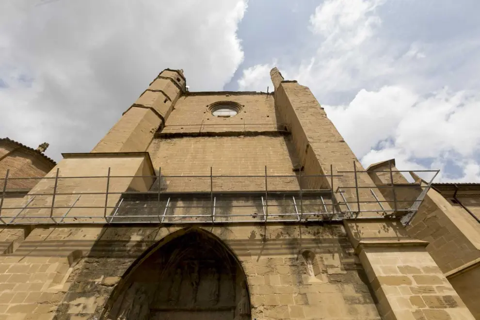 Fachada de la Torre Campanario de la Catedral de Huesca