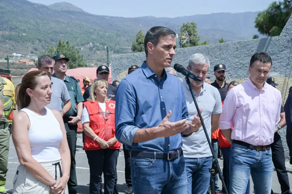 El presidente en funciones Pedro Sánchez ha visitado la zona afectada por el incendio en Tenerife
