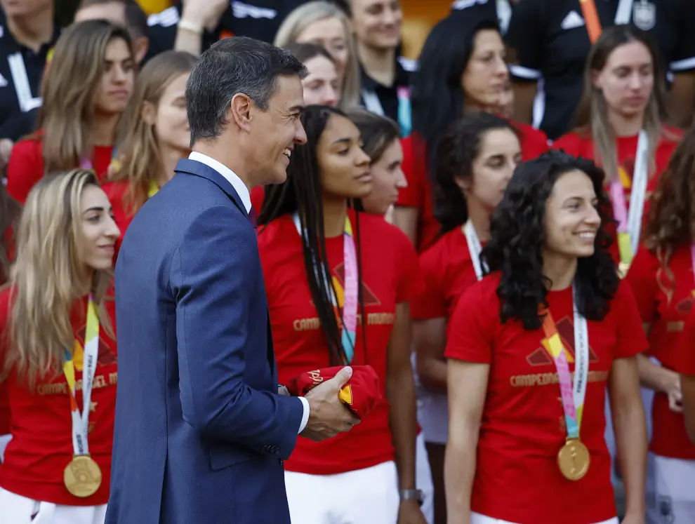 Soccer Football - FIFA Women's World Cup Australia and New Zealand 2023 - Spain's Prime Minister Pedro Sanchez receive the World Cup champions - Moncloa Palace, Madrid, Spain - August 22, 2023 Spain's prime minister Pedro Sanchez with president of the Royal Spanish Football Federation Luis Rubiales REUTERS/Juan Medina SOCCER-WORLDCUP-ESP/