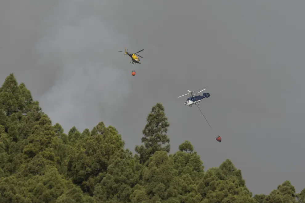 Los bomberos están cerca de estabilizar el incendio en Tenerife, si bien ha empeorado la calidad del aire.
