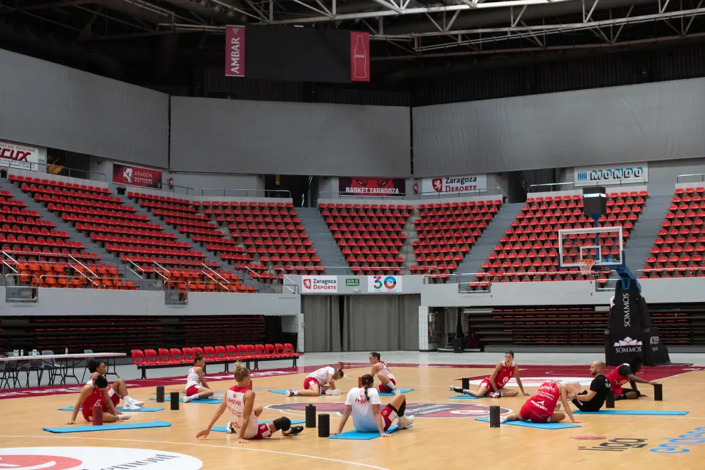 Primer entrenamiento del Casademont Zaragoza femenino de la temporada 2023-24 en el pabellón Príncipe Felipe