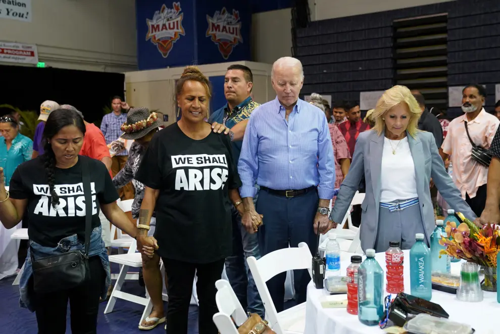 Joe Biden visita la isla de Maui.