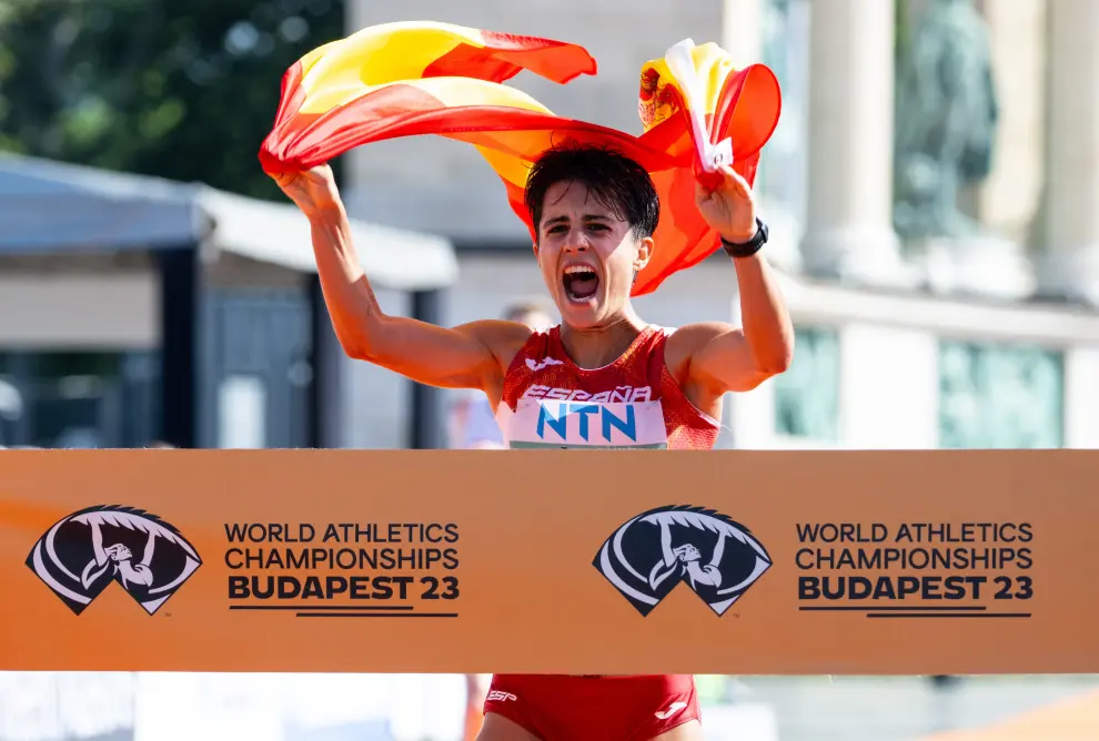 La atleta española María Pérez, campeona del mundo de los 35 kilómetros marcha en Budapest