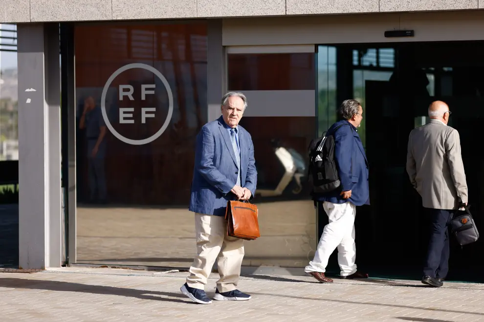 Óscar Fle, presidente de la Federación Aragonesa de Fútbol, a su llegada a la Asamble General Extraordinaria de la RFEF en Las Rozas (Madrid)