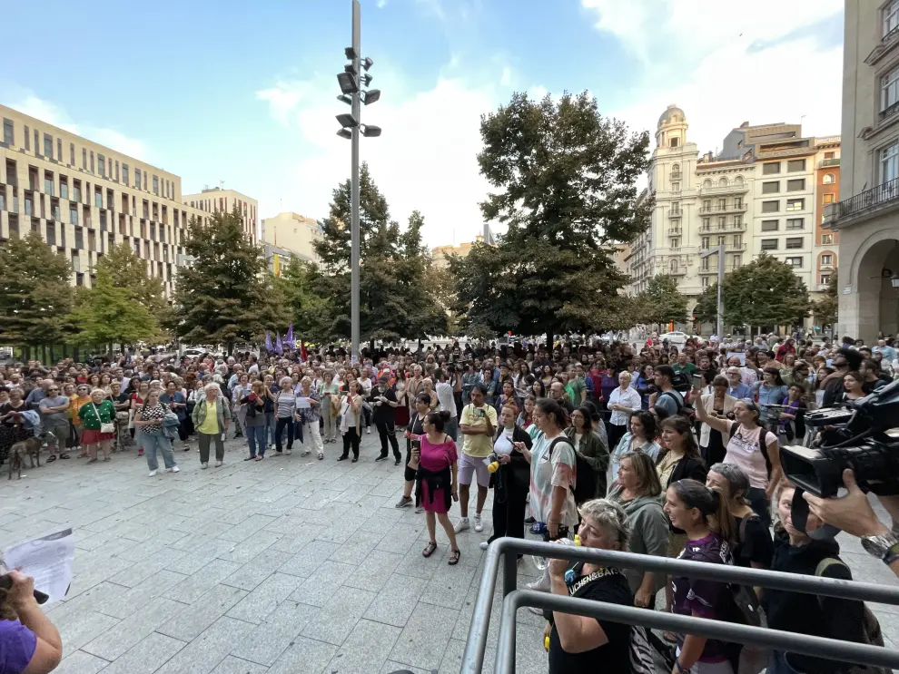 Cientos de personas se han concentrado este martes en la Plaza de España de la capital aragonesa con motivo de las movilizaciones organizadas en la Comunidad para reivindicar un deporte libre de machismos.