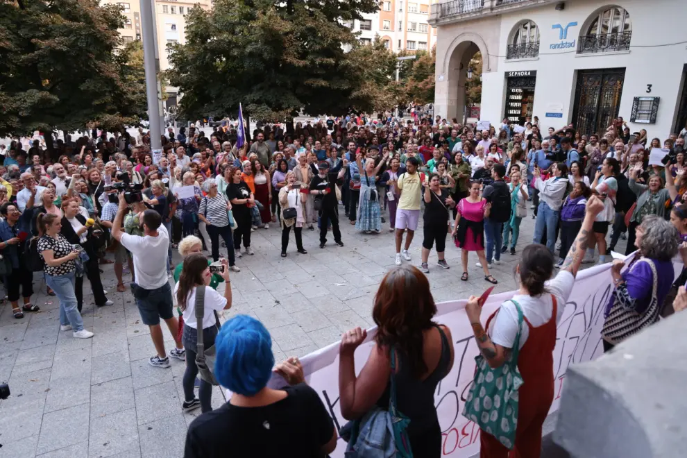 Cientos de personas se han concentrado este martes en la Plaza de España de la capital aragonesa con motivo de las movilizaciones organizadas en la Comunidad para reivindicar un deporte libre de machismos.