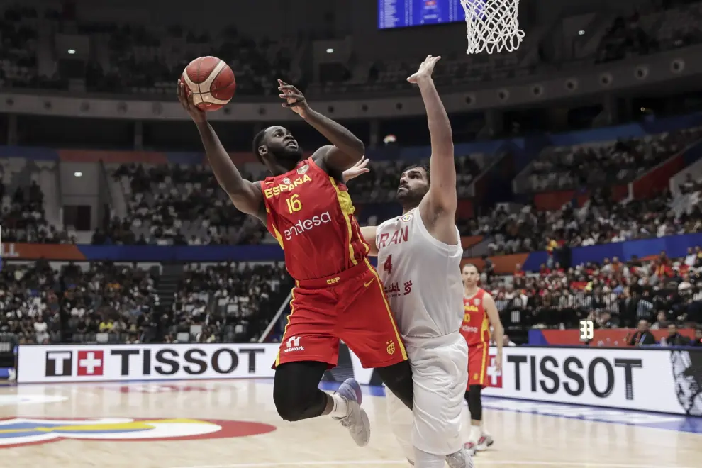 Basketball - FIBA World Cup 2023 - First Round - Group G - Iran v Spain - Indonesia Arena, Jakarta, Indonesia - August 30, 2023 Spain's Dario Brizuela in action REUTERS/Willy Kurniawan BASKETBALL-WORLDCUP-IRN-ESP/
