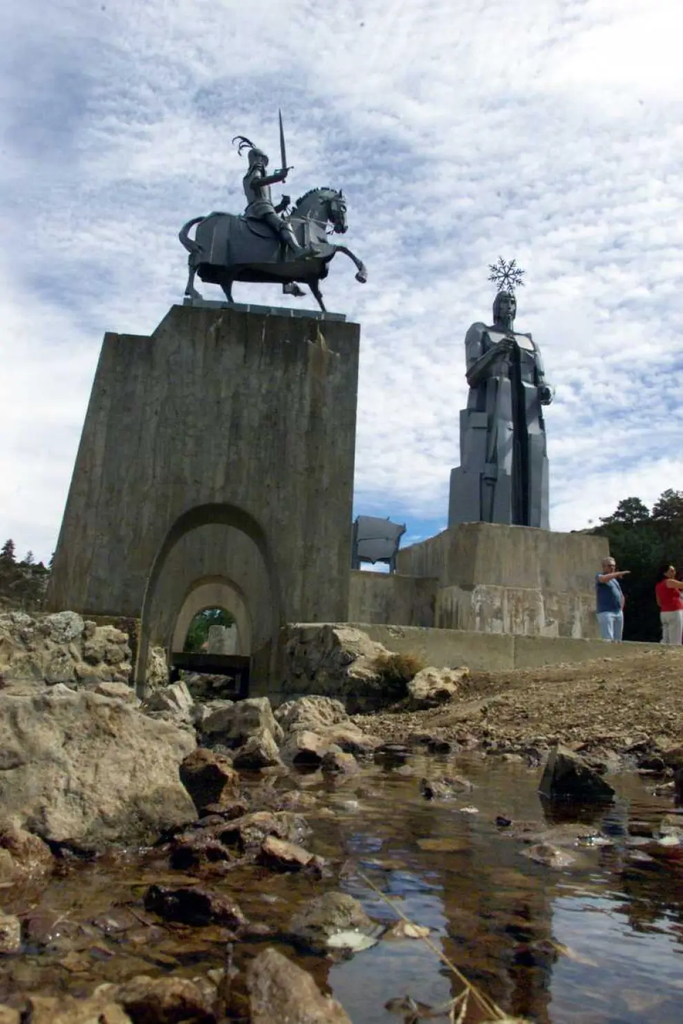 Estatuas en Fuente García, donde nace el río Tajo