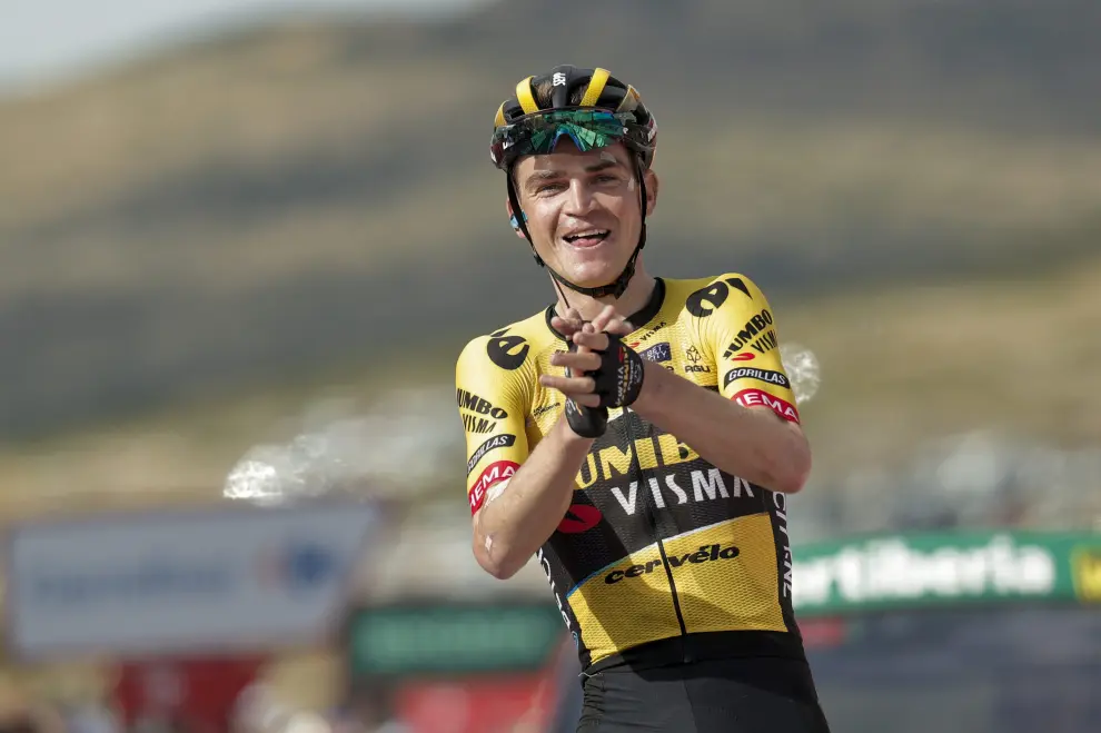 El ciclista estadounidense Sepp Kuss del equipo Jumbo-Visma gana en el Pico del Buitre-Observatorio Astrofísico de Jalambre, sexta etapa de la Vuelta a España