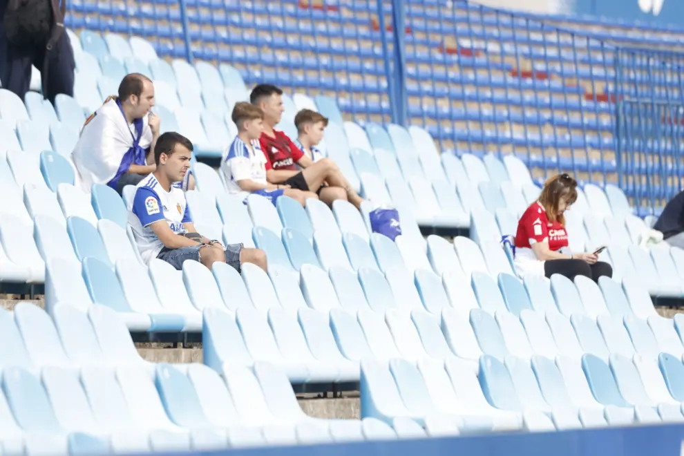 Aficionados en la grada del estadio de La Romareda, para el partido Real Zaragoza - Eldense