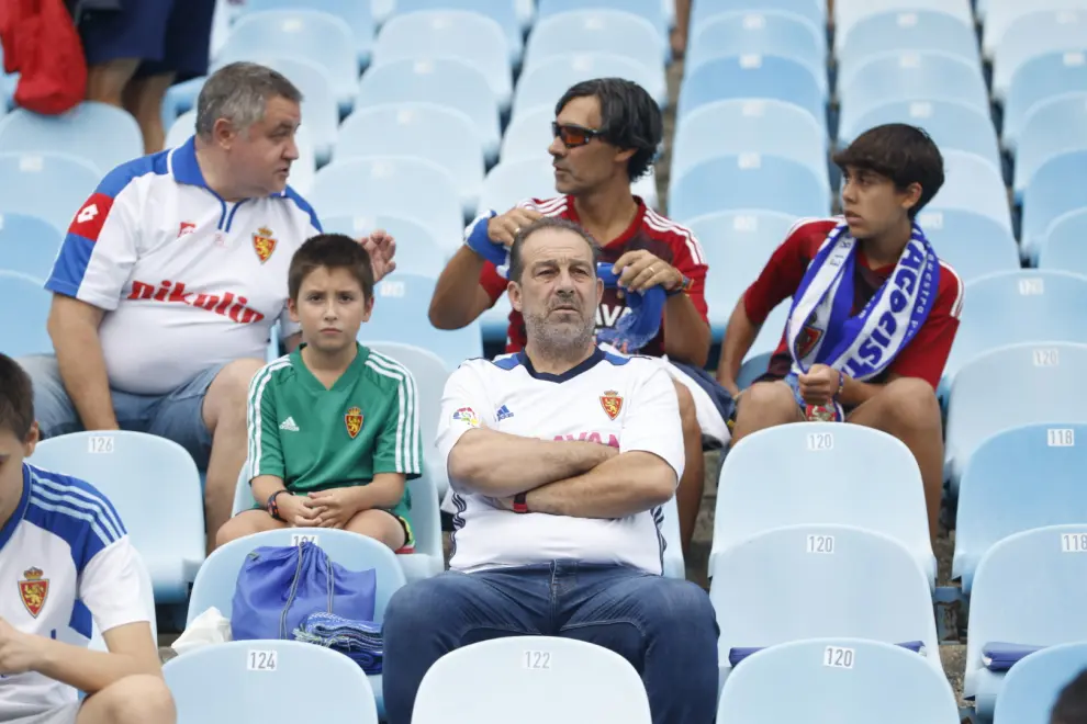 Aficionados en la grada del estadio de La Romareda, para el partido Real Zaragoza - Eldense