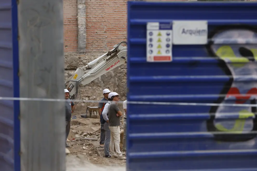 Un desprendimiento en una obras obliga a desalojar un edificio en la calle Azoque de Zaragoza