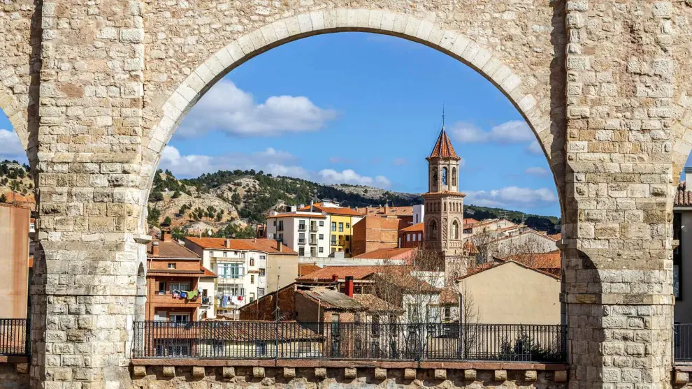 Vista de uno de los arcos del Acueducto de Teruel