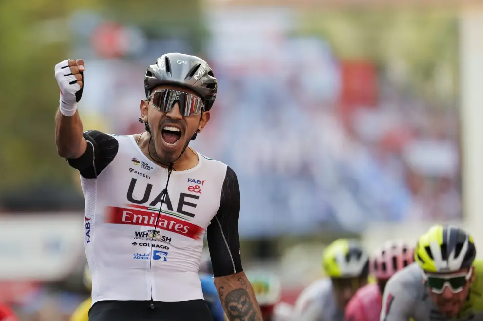 El colombiano Juan Sebastian Molano del UAE Team Emirates se impone venccedor de la 12ª etapa de la Vuelta Ciclista a España 2023,en Zaragoza