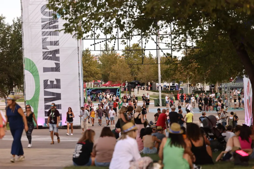 Vive Latino 2023 de Zaragoza: ambiente en la Expo, escenario de los conciertos en la jornada del sábado