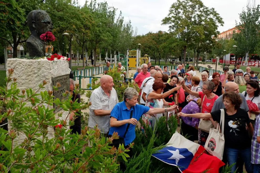 Homenaje a Salvador Allende en la avenida Salvador Allende de Zaragoza.