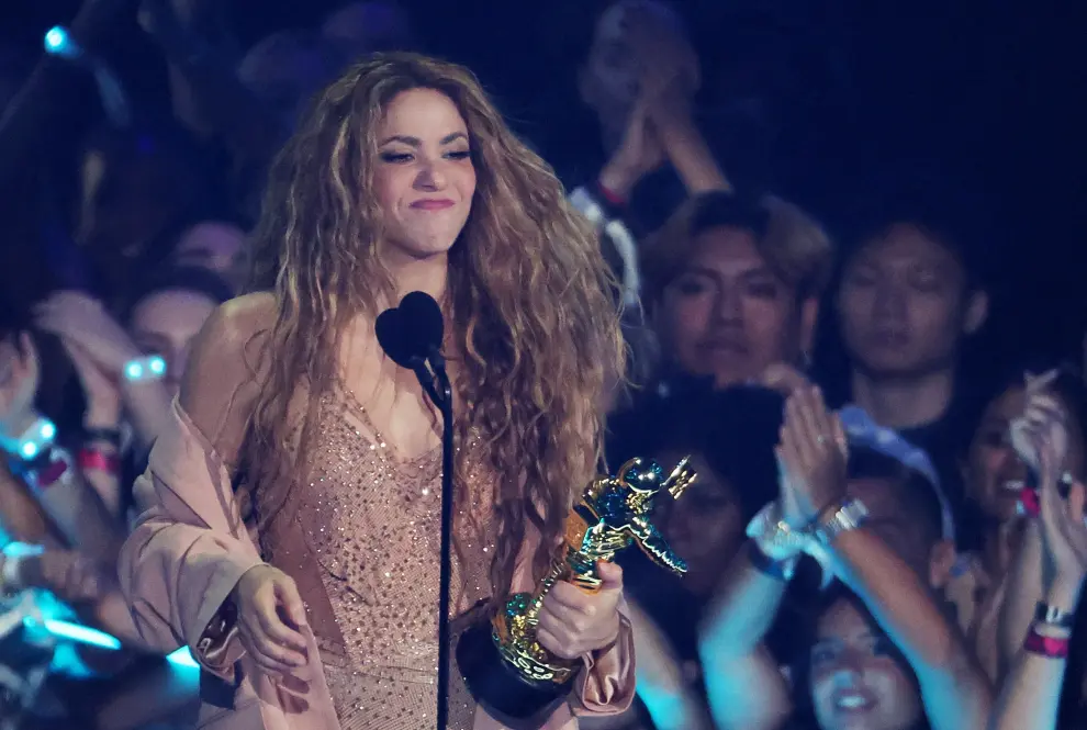 Shakira receives the Video Vanguard Award during the 2023 MTV Video Music Awards at the Prudential Center in Newark, New Jersey, U.S., September 12, 2023. REUTERS/Brendan Mcdermid AWARDS-MTV/VMA