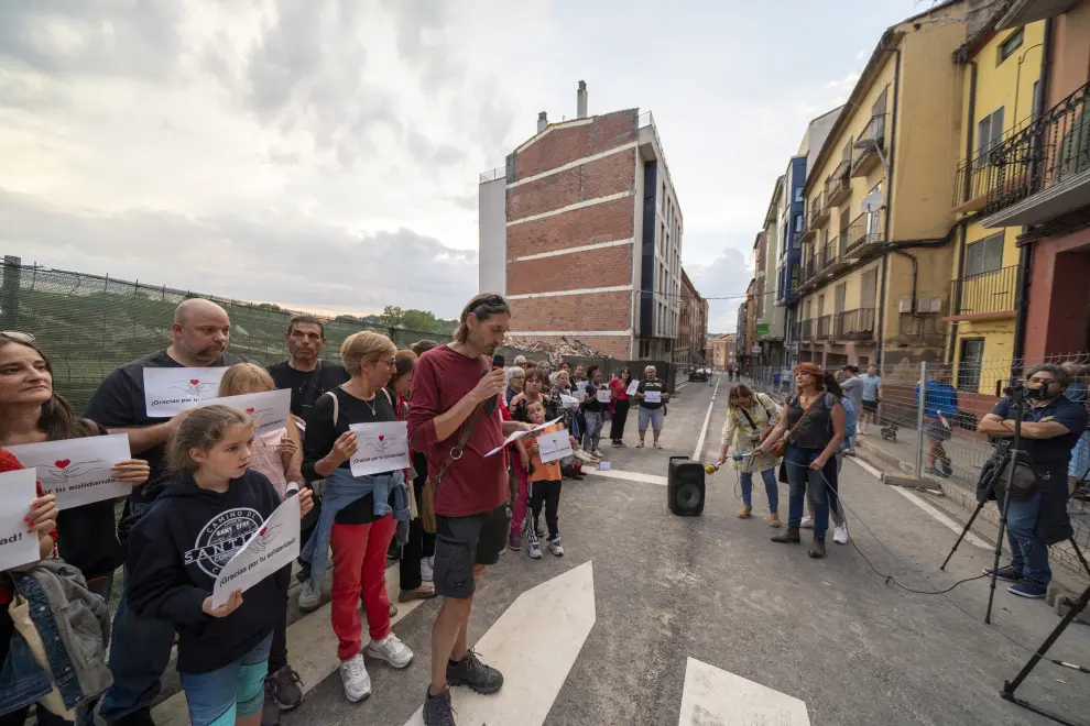 Concentracion de los afectados por el derrumbe en Teruel.