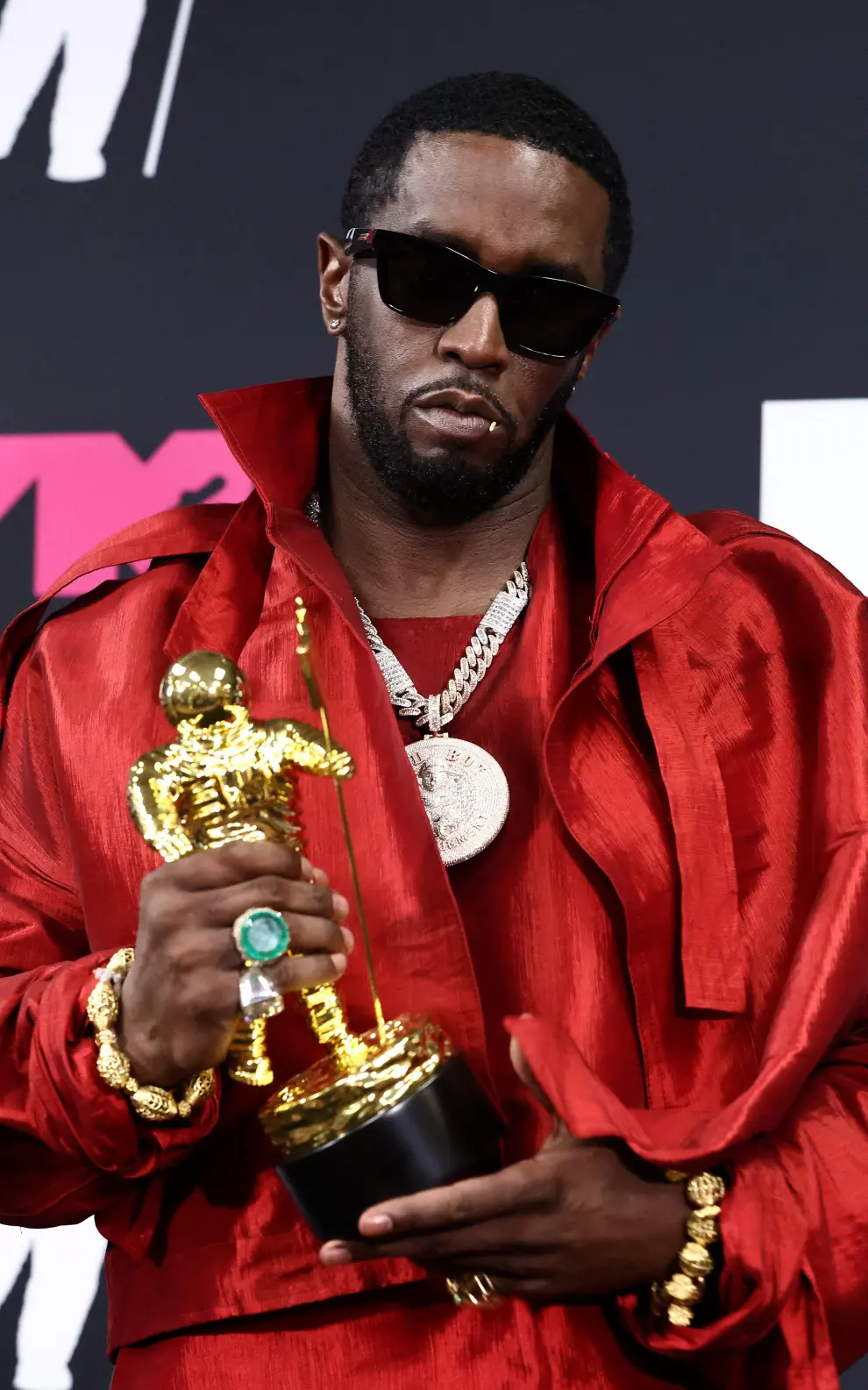Diddy con el Global Icon Award en los 2023 MTV Video Music Awards