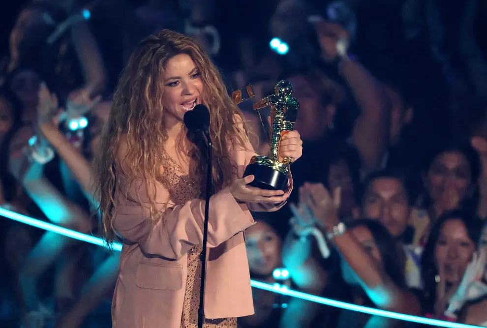 Shakira speaks as she accepts the Video Vanguard Award during the 2023 MTV Video Music Awards at the Prudential Center in Newark, New Jersey, U.S., September 12, 2023. REUTERS/Brendan Mcdermid AWARDS-MTV/VMA