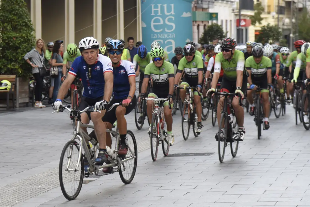Carrera ciclista por la movilidad y lectura del manifiesto en Huesca por 17 9 23 Foto Javier Navarro_3[[[FOTOGRAFOS]]]