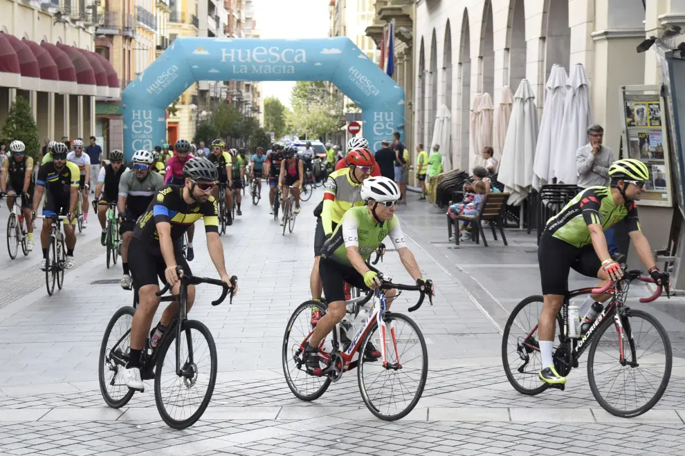 Carrera ciclista por la movilidad y lectura del manifiesto en Huesca por 17 9 23 Foto Javier Navarro_2[[[FOTOGRAFOS]]]