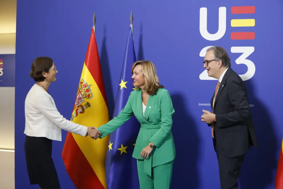 La ministra de Educación en funciones, Pilar Alegría, recibe a sus homólogos en la cumbre de Zaragoza.
