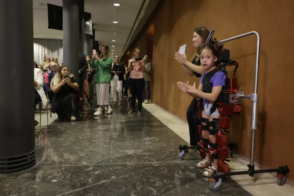 Niños aragoneses con discapacidad cerebral mejoran su movilidad y su calidad de vida gracias al exesqueleto pediátrico