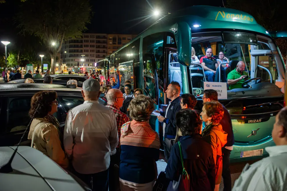 Autobuses fletados por el PP desde distintas ciudades para acudir a la concentración contra la aministía este 24 de septiembre en Madrid.