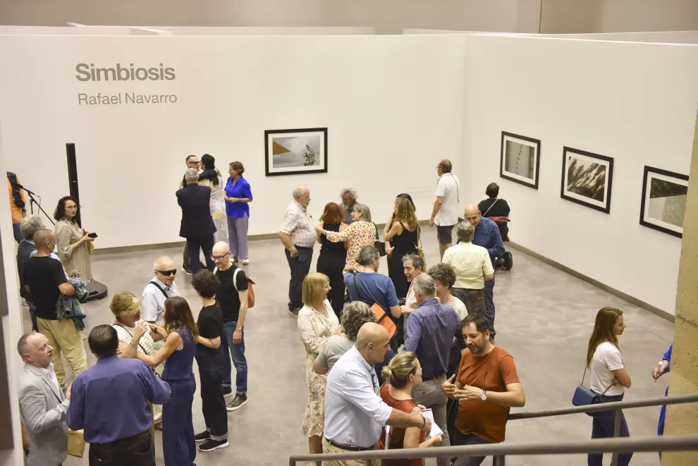 Inauguración de la exposición 'Simbiosis', de Rafael Navarro, en el CDAN de Huesca.