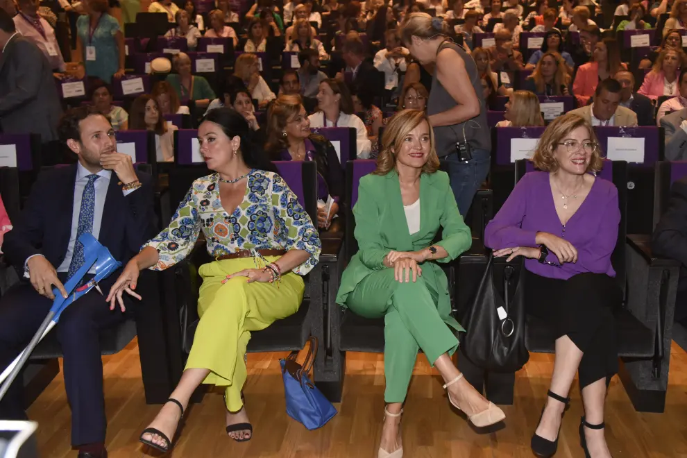 El encuentro de mujeres rurales ha llenado el palacio de congresos de Huesca.