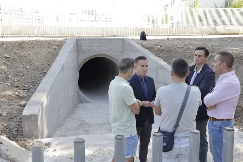 Visita del concejal de Urbanismo, Víctor Serrano, al colector de agua del barranco de la Muerte.