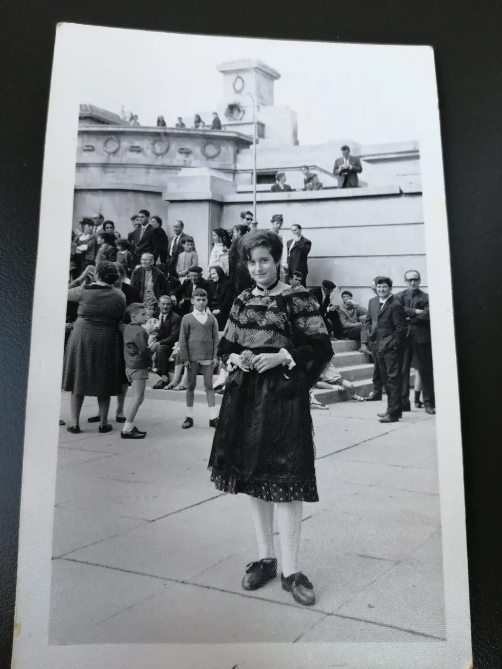 Fotos del álbum familiar de la ofrenda de flores de los Giménez Franco.
