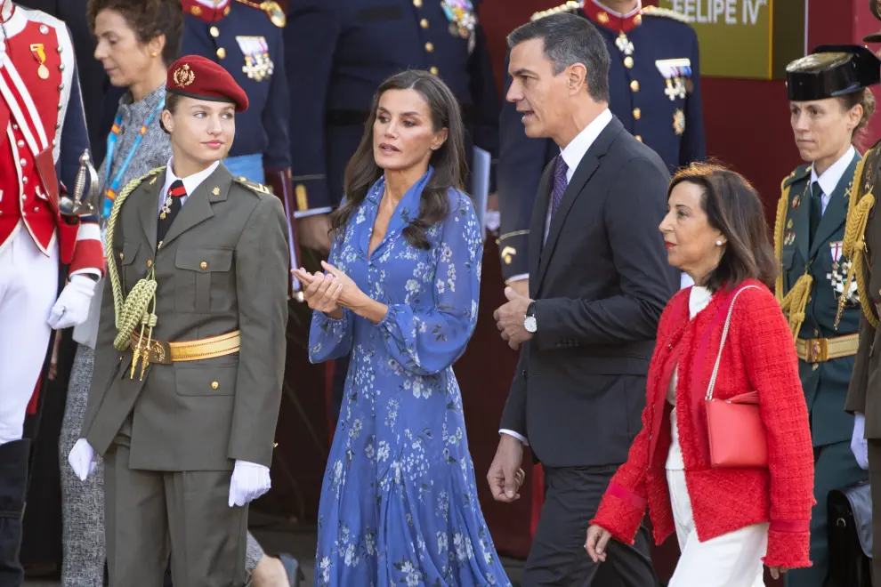 El presidente del Goibierno en funciones recibió pitos y abucheos a su llegada al desfile en Madrid. Un grupo de personas le increpó al grito de: "Que te vote Txapote"