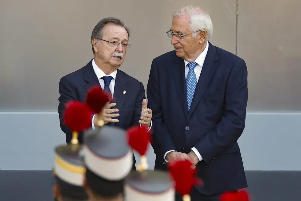 El presidente de la Ciudad Autónoma de Ceuta Juan Jesús Vivas (i), y el presidente de la Ciudad Autónoma de Melilla Juan José Imbroda