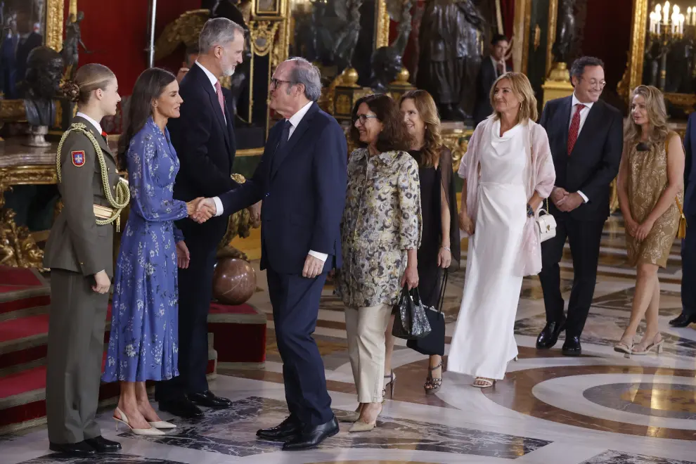 Imágenes de la recepción de los Reyes y la Princesa en el Palacio Real