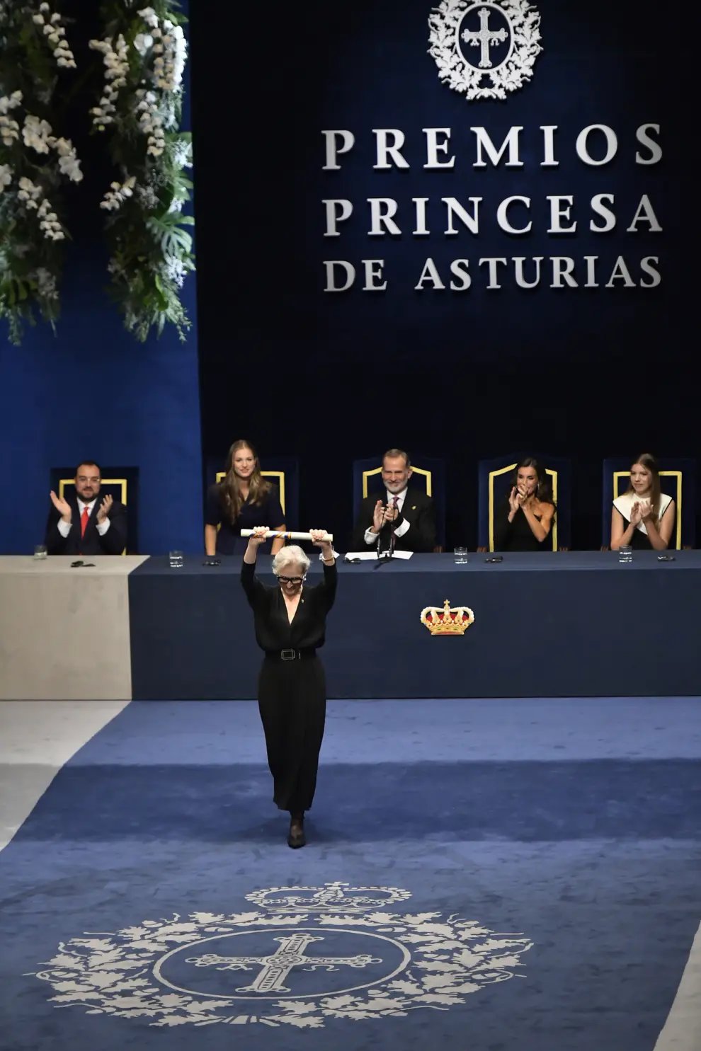 Actress Meryl Streep is applauded by Spanish Royals after being awarded with Prince of Princess of Asturias Award for the Arts during the awards ceremony in Oviedo, northern Spain, Friday, Oct. 20, 2023. The awards, named after the heir to the Spanish throne, are among the most important in the Spanish-speaking world. (AP Photo/Alvaro Barrientos)