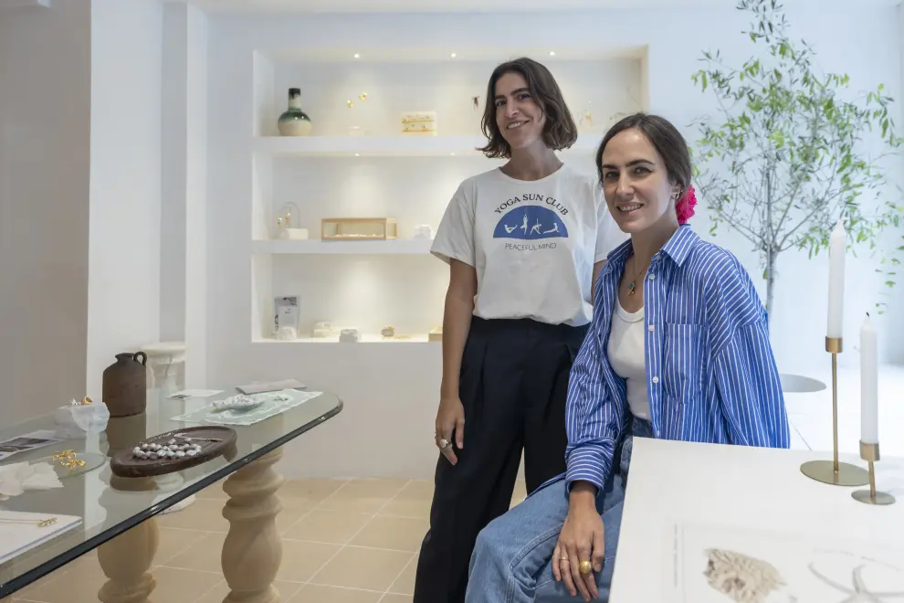 Irene Rodrígo (izquierda) y María Borrero, creadoras de Alhaja Cult Store.