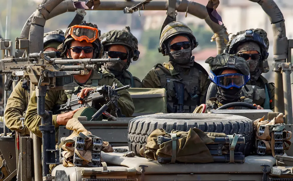 Fuerzas israelíes a lo largo de la frontera con Gaza