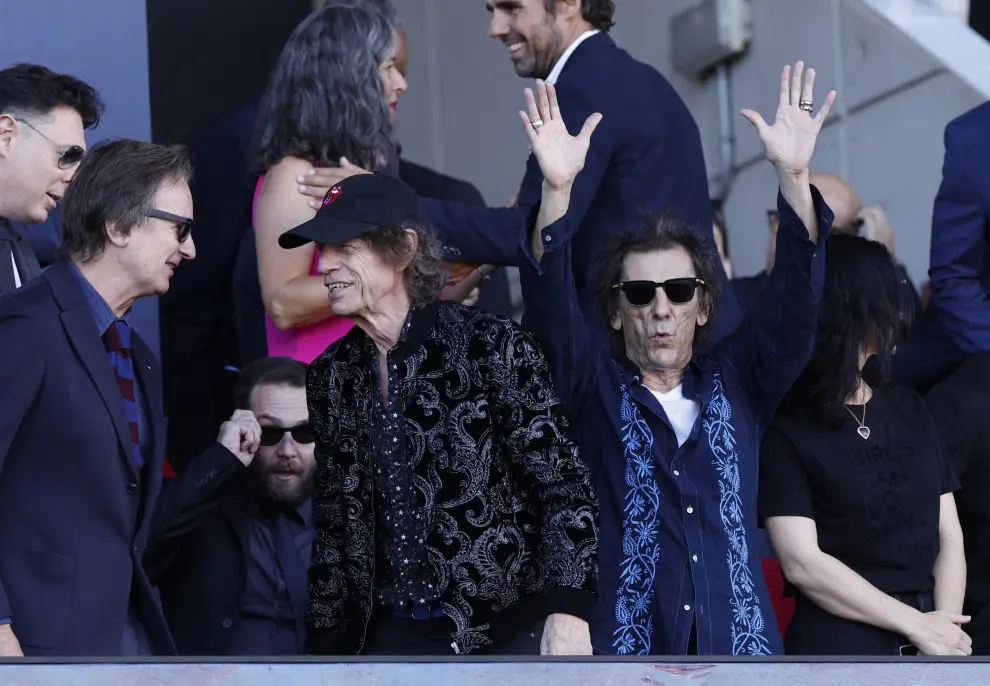 Mick Jagger y Ronnie Wood durante el partido que enfrenta al Barcelona y el Real Madrid en el Estadio Olímpico.