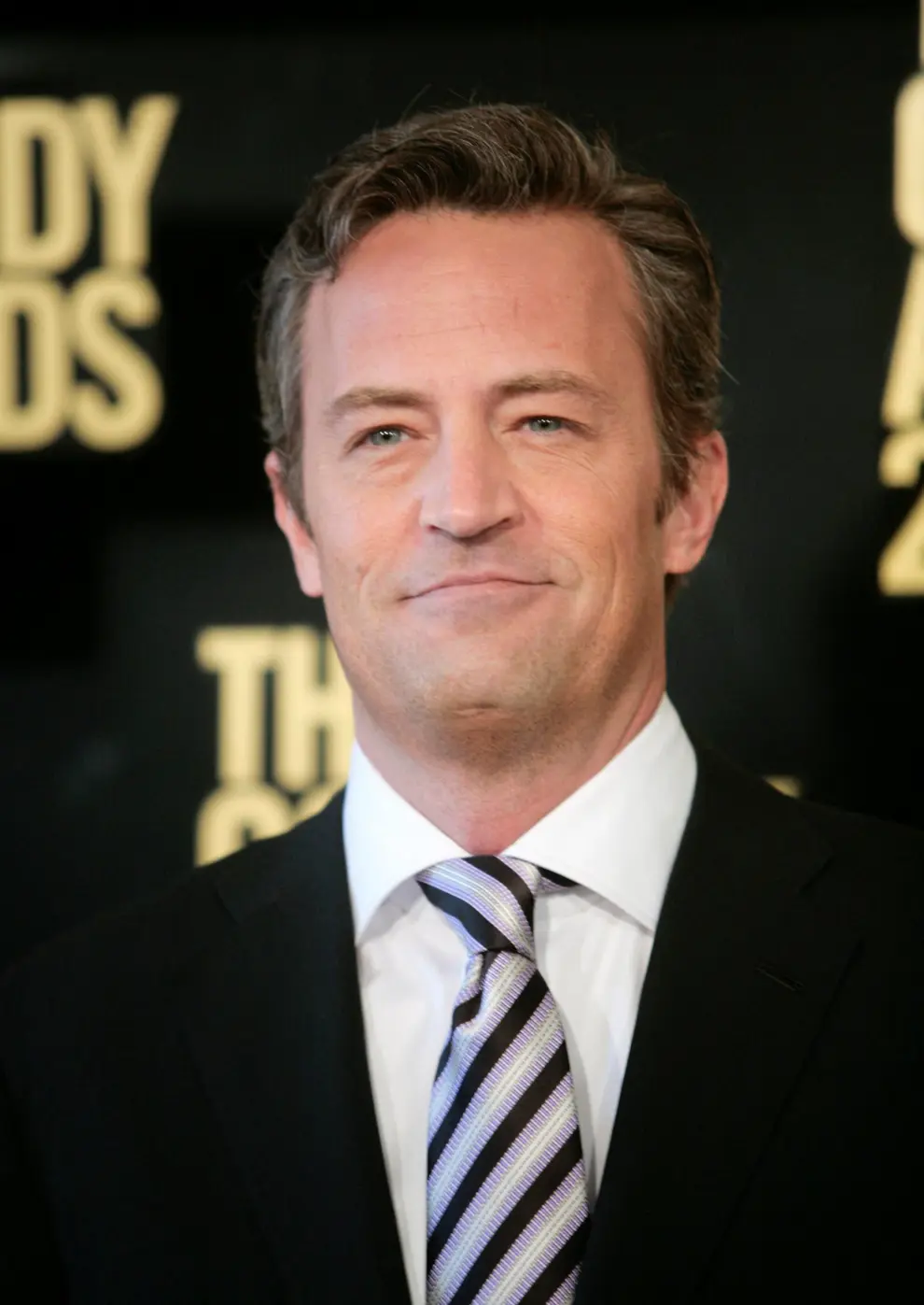 FILE PHOTO: Actor Matthew Perry arrives at the 64th Primetime Emmy Awards in Los Angeles September 23, 2012.  REUTERS/Mario Anzuoni/File Photo PEOPLE-MATTHEW PERRY/