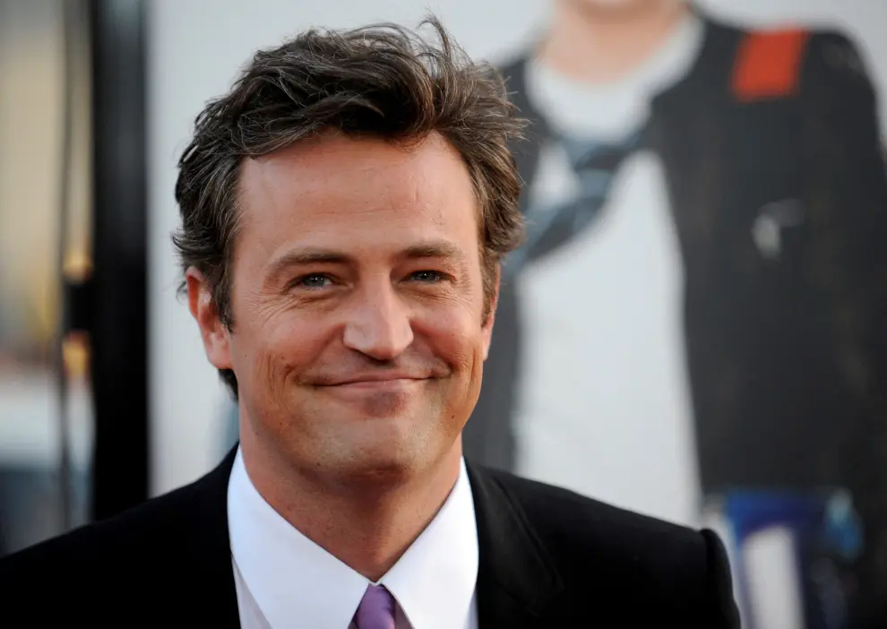 FILE PHOTO: Cast member Matthew Perry smiles at the panel for the NBC television series "Studio 60 on the Sunset Strip" at the Television Critics Association summer 2006 media tour in Pasadena, California July 21, 2006. The series premieres fall of 2006.  REUTERS/Mario Anzuoni/File Photo PEOPLE-MATTHEW PERRY/