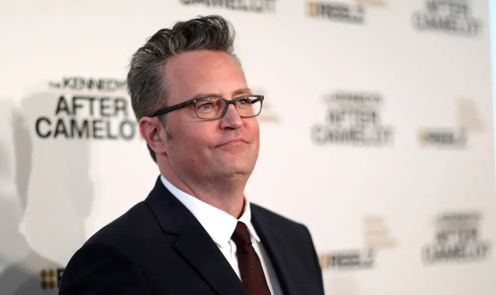 FILE PHOTO: Cast member Matthew Perry smiles at the panel for the NBC television series "Studio 60 on the Sunset Strip" at the Television Critics Association summer 2006 media tour in Pasadena, California U.S. July 21, 2006. REUTERS/Mario Anzuoni/File Photo PEOPLE-MATTHEW PERRY/