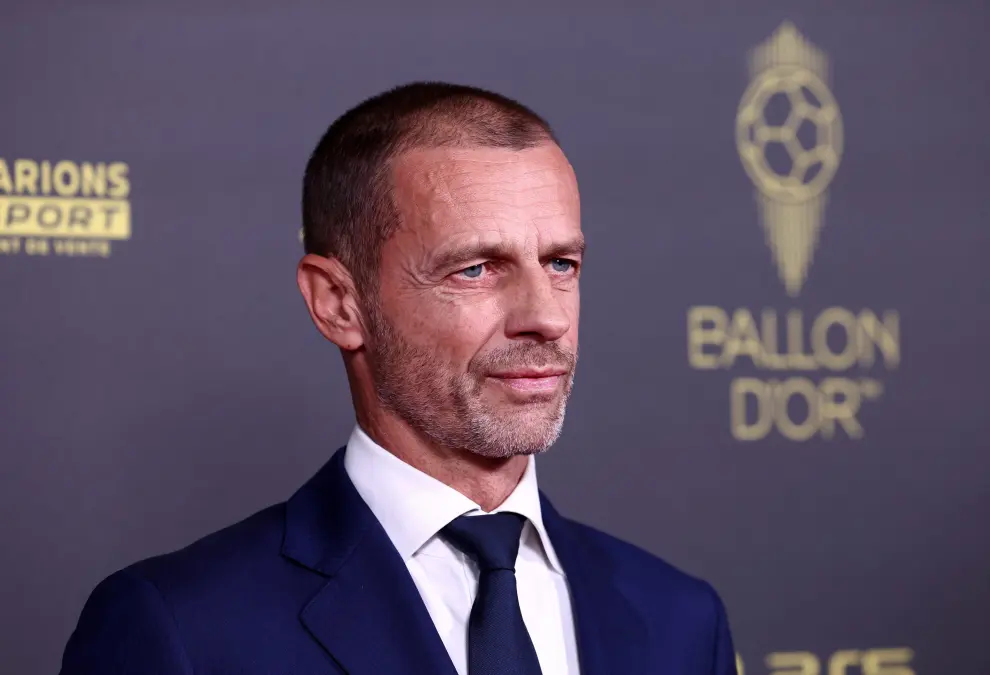 El presidente de la UEFA, Aleksander Ceferin posa en la gala del Balón de Oro 2023 en el Teatro del Châtelet de París