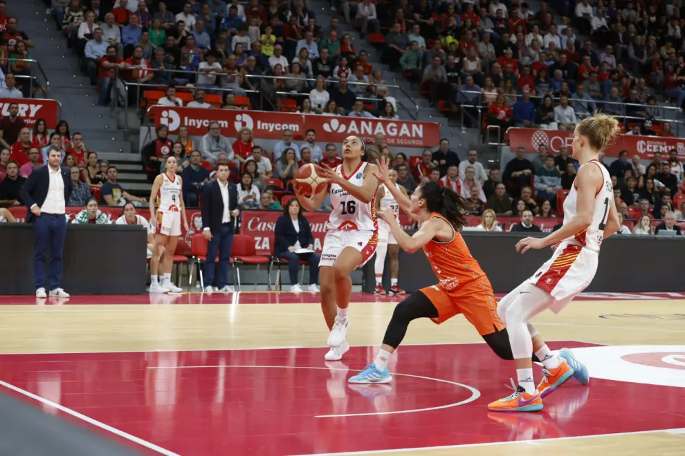 Partido Casademont Zaragoza-Valencia Basket de Euroliga, en el pabellón Príncipe Felipe