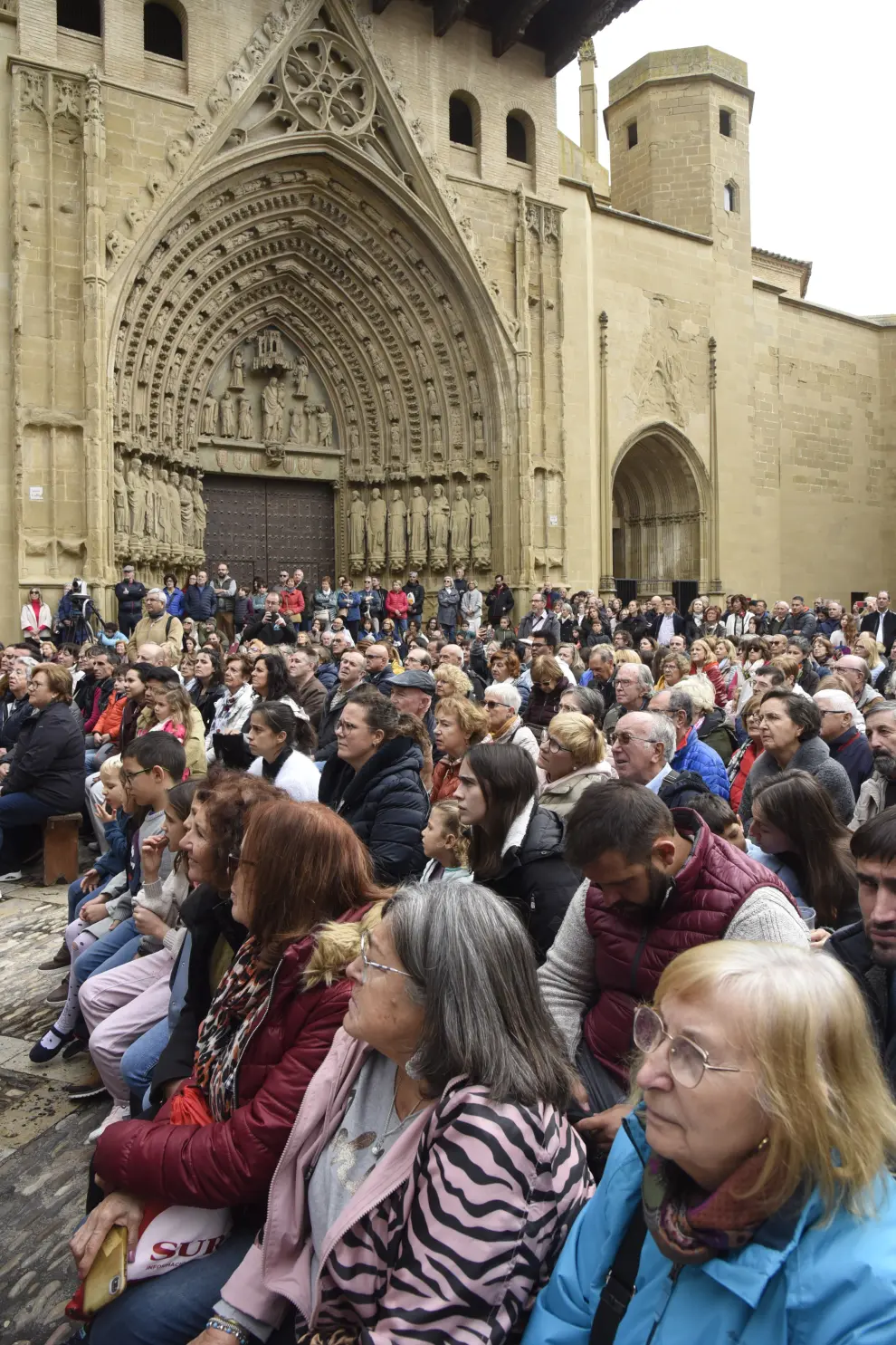 Cientos de oscenses asistieron a la representación de la insaculación o extracción de oficios para elegir a los regidores de Huesca entre 1445 y 1707.